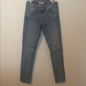 711 Levi’s Altered Skinny Jeans